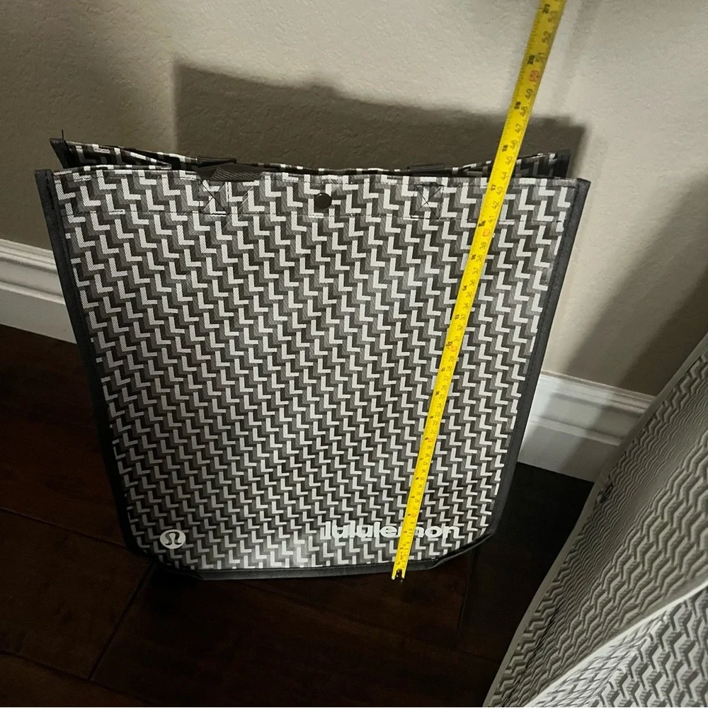 Lululemon athletica Tote Bags large - Picture 3 of 4